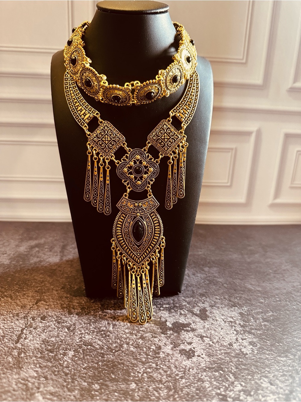 INDIAN STATEMENT NECKLACE • ANTIQUE GOLD TONE • BLACK CABOCHON BOHO TRIBAL GLAM